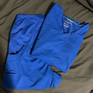 Maternity scrubs Medium